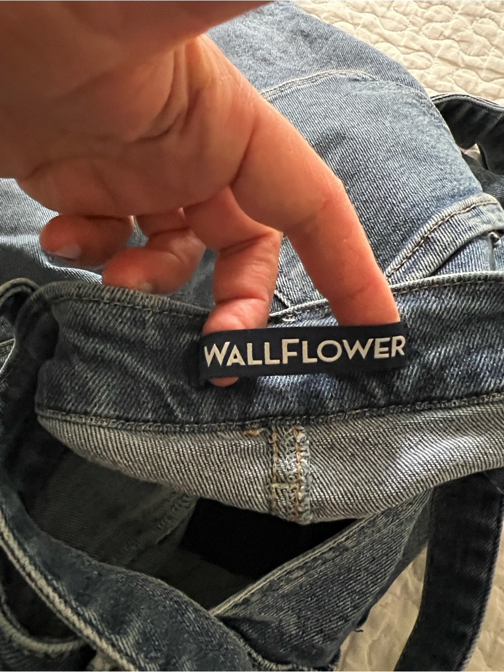 🌻Overalls Wallflower Denim Short Overalls - Blue Wash - Picture 7 of 8